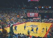 开云体育官方网站-风城新王，当德罗赞在季后赛的刀锋上起舞