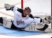 开云足球直播-湖人碾压尼克斯，哈利伯顿成为关键先生，一场战术与意志的胜利