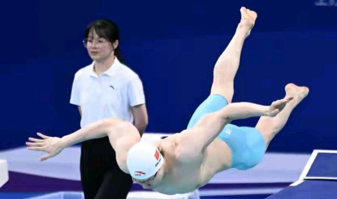 亚洲游泳队实力抢眼表现出色