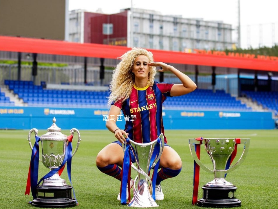 包含哥伦比亚女足球明星夺射手王的词条