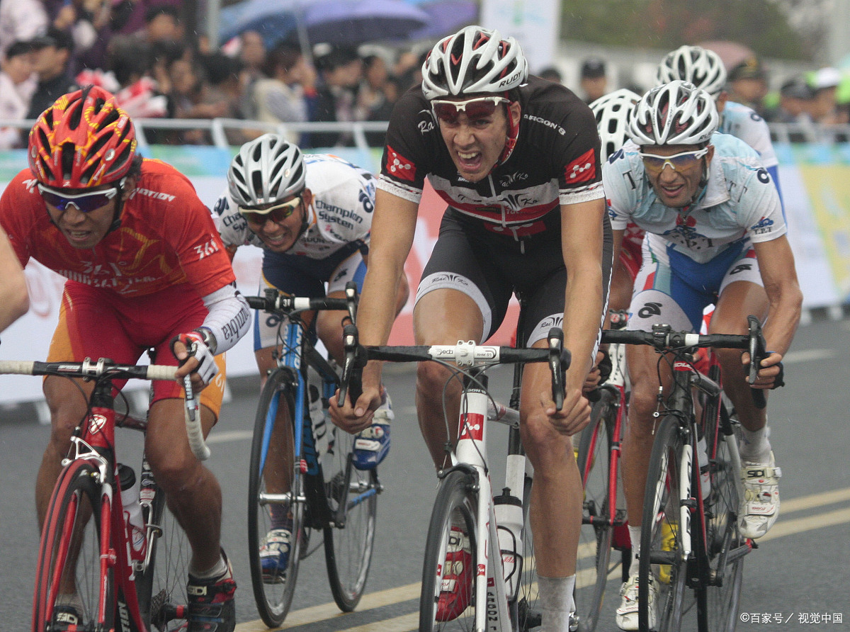 意大利运动员在男子自行车赛中居首