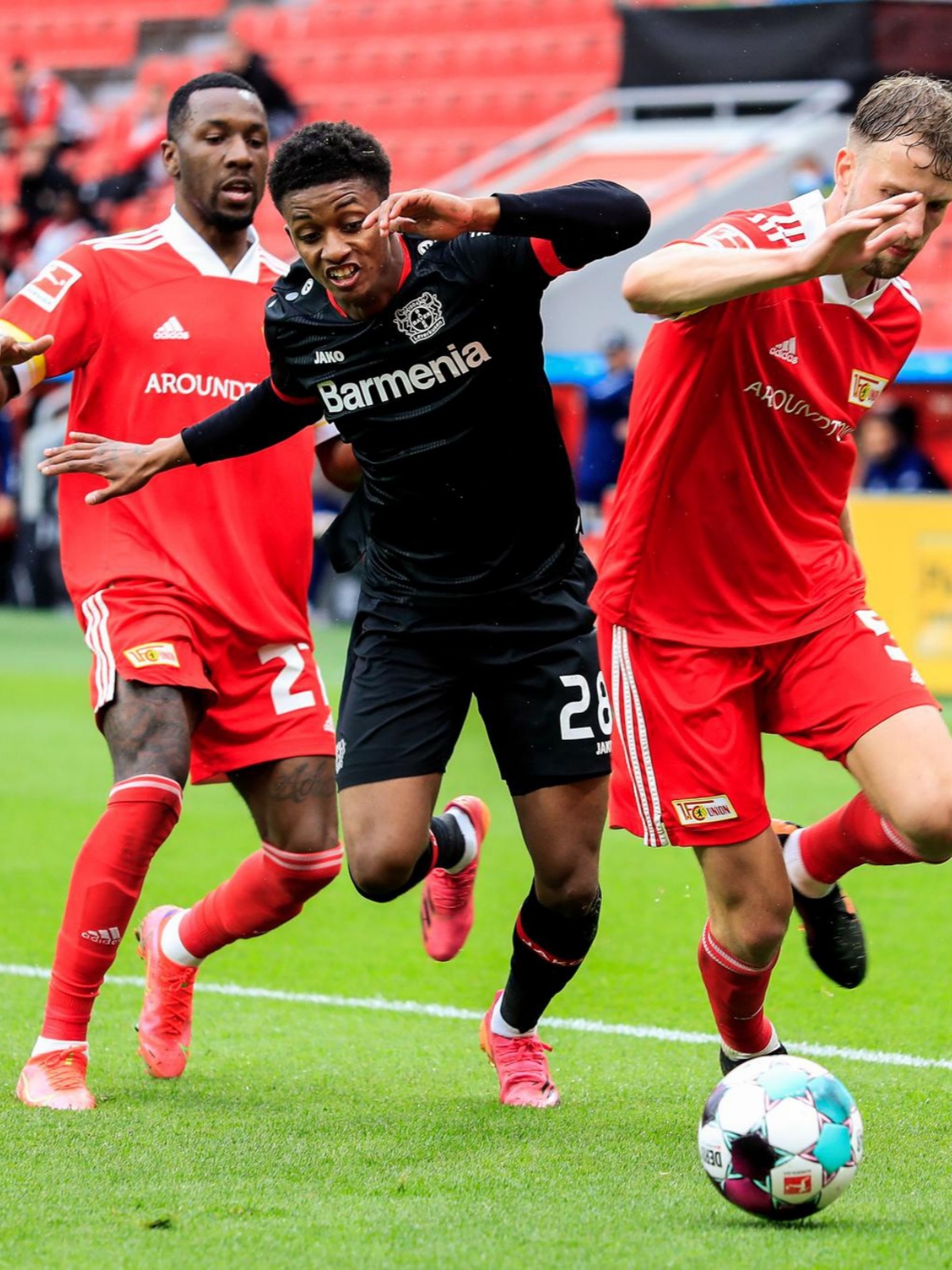 曼联客场大胜，晋级前景看好的简单介绍