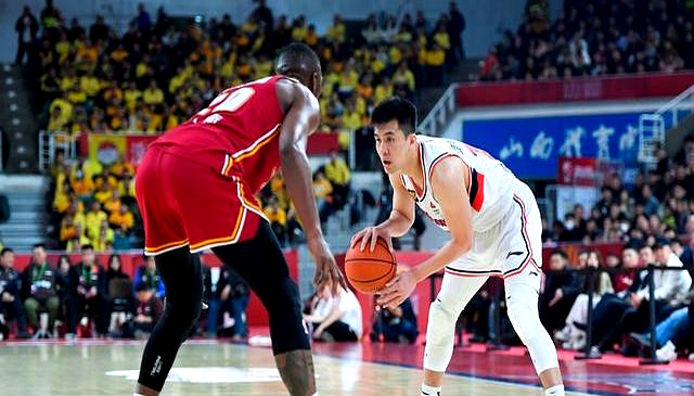 广东队完胜辽宁队，郭艾伦扛起全队