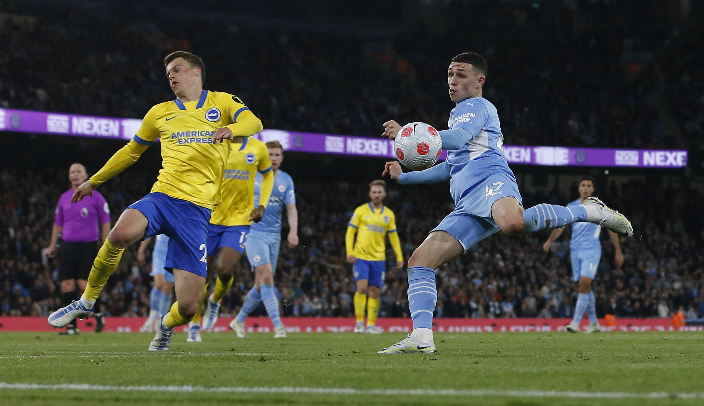 曼城完胜法国，弗拉霍维奇三分雨点燃全场的简单介绍