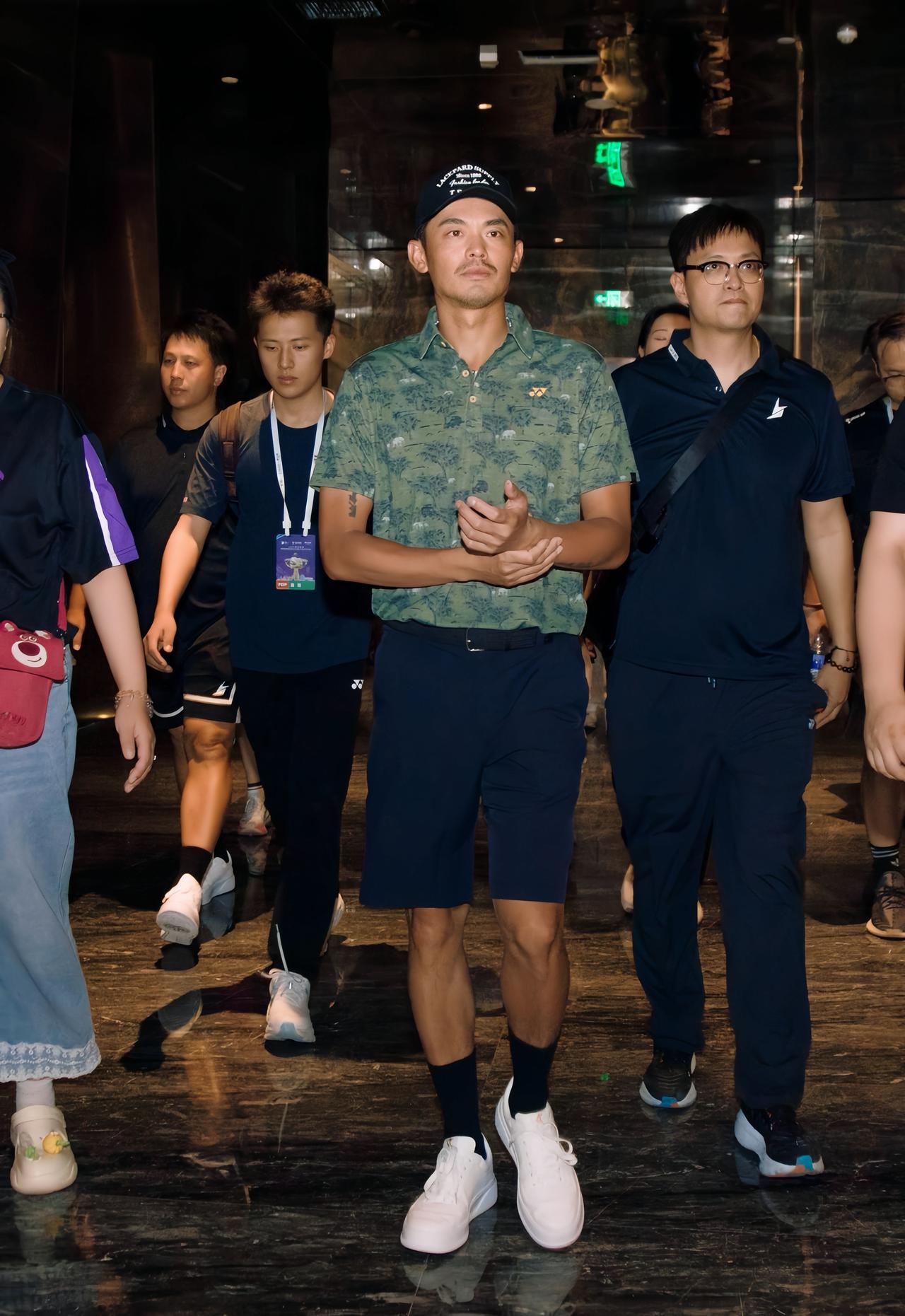 包含英格兰羽毛球队险胜韩国羽毛球队，林丹高光表现的词条