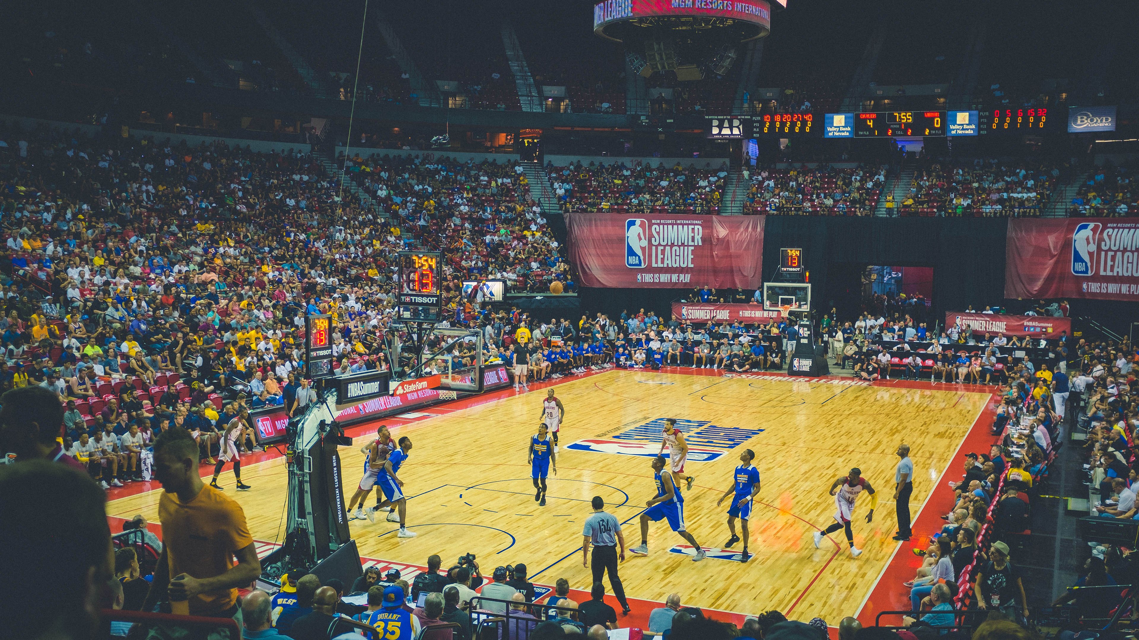 库里式三分雨席卷赛场，辽宁单节狂飙拉开吉林彰显统治力