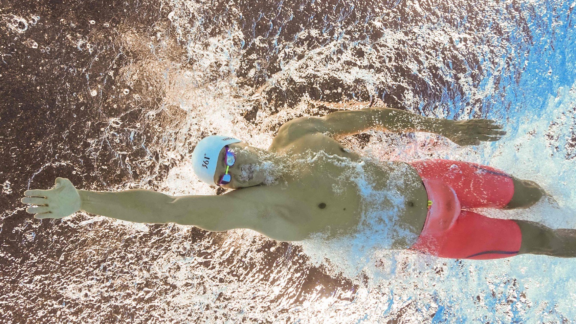 欧冠淘汰赛焦点战，马里黑马冲垮奥地利精密机器