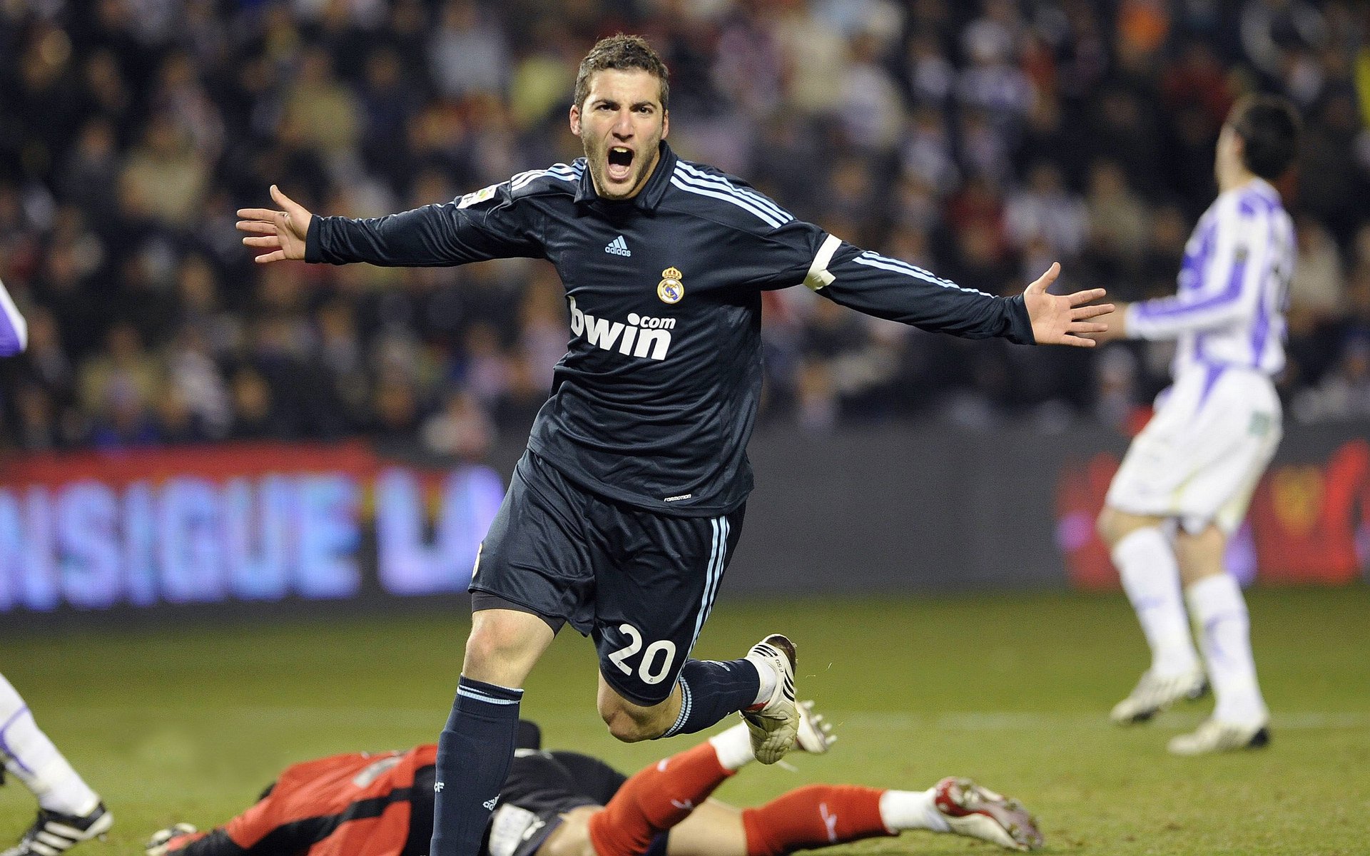 逆转没有剧本,哥伦比亚如何在奥利维耶的统治下,撕碎西班牙的王朝梦境