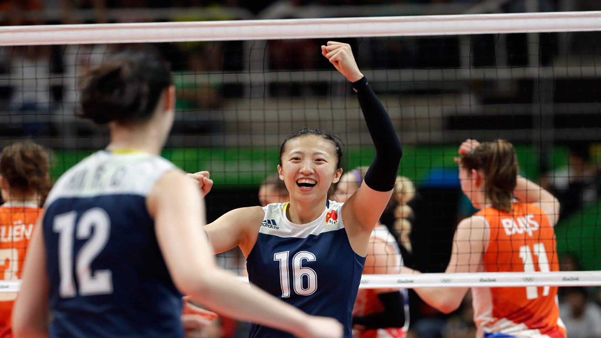 女王加冕之夜，郑钦文横扫大阪直美，ATP年终总决赛上演新老王权交接